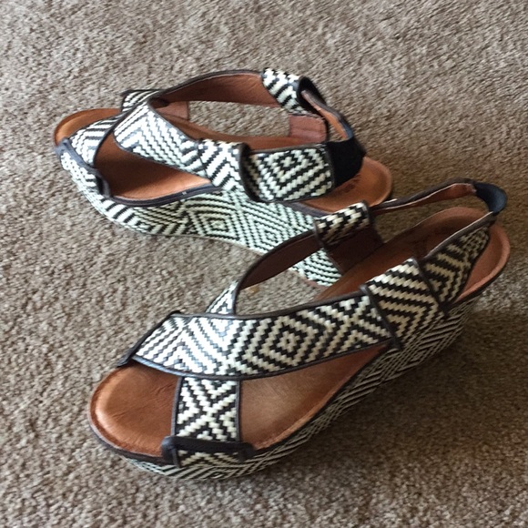 🍀Lucky Wedges🍀 - Picture 2 of 6